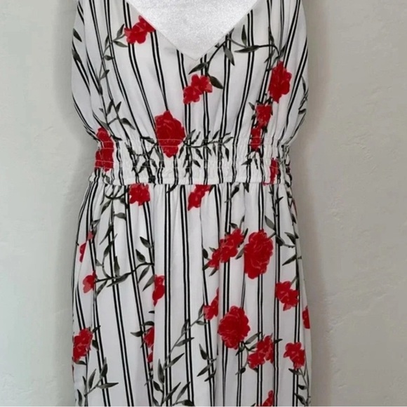 Guess White and Red Sleeveless Sundress with Spaghetti Straps - Picture 3 of 5